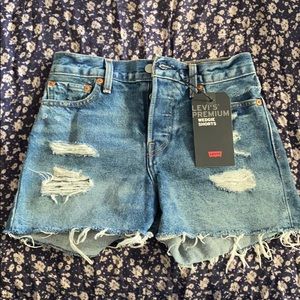 Levi’s wedgie shorts